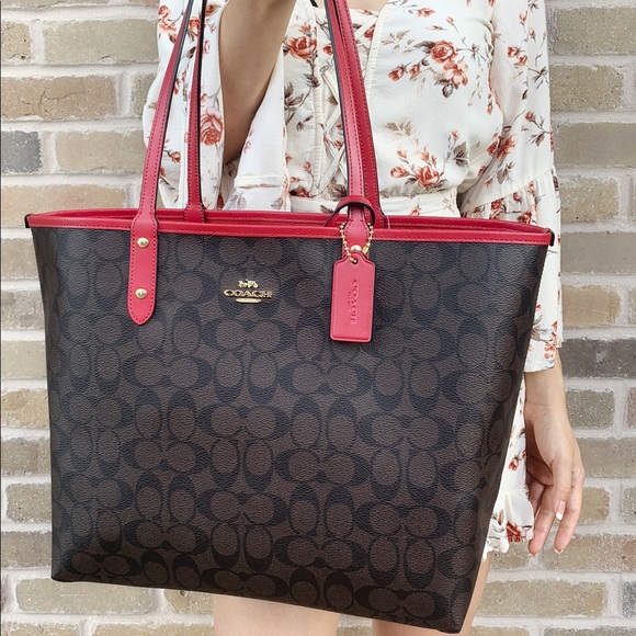 Coach Signature Reversible city tote - Picture 4 of 8